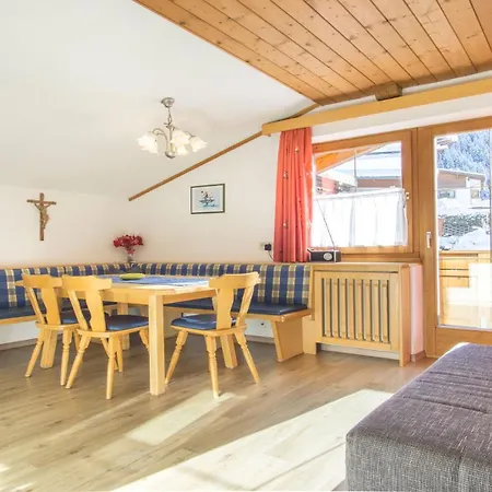 Haus Gleinser - *